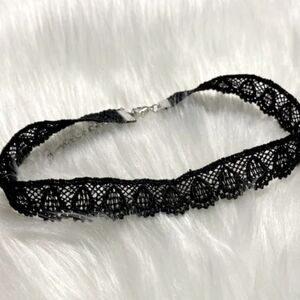 Velvet choker necklace